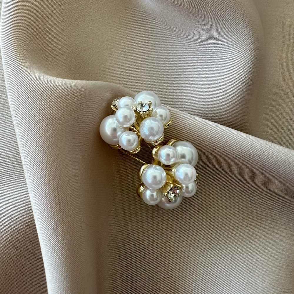 【Perleta】Luxurious Round Pearl Designer Earrings (S925 Silver, Gold-Plated)